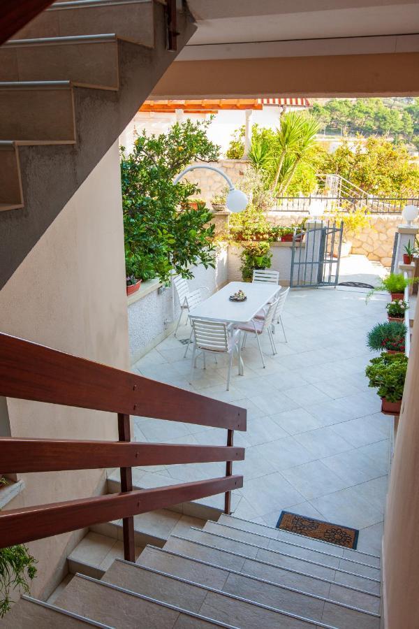 Vila Nives Podgora Buitenkant foto