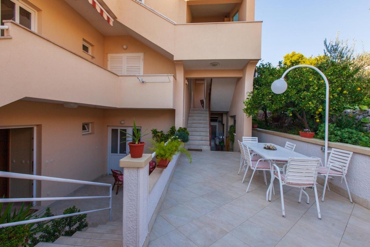 Vila Nives Podgora Buitenkant foto