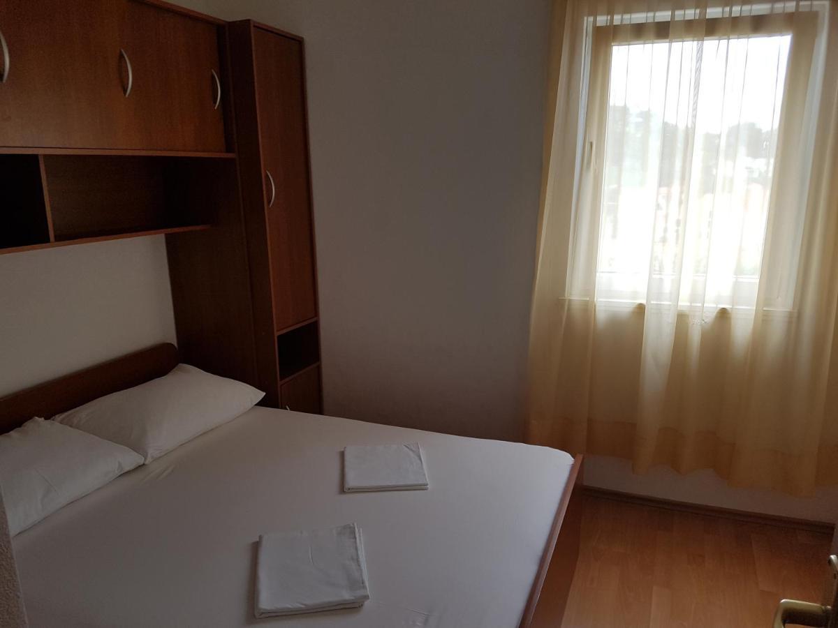 Vila Nives Podgora Buitenkant foto