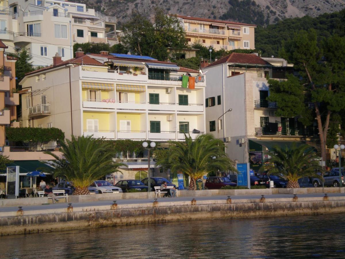 Vila Nives Hotel Podgora Buitenkant foto